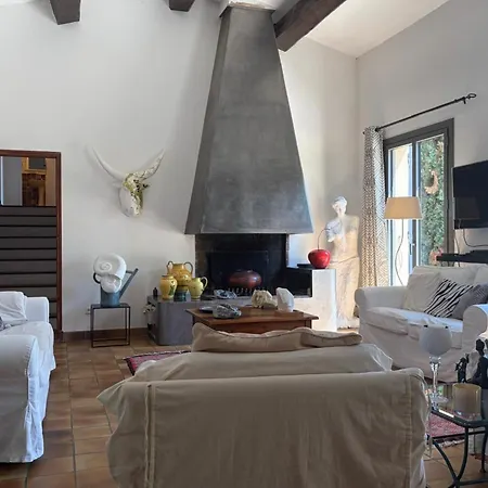 דירה House With Swimming Pool In