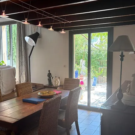 House With Swimming Pool In דירה Villeneuve-lès-Avignon