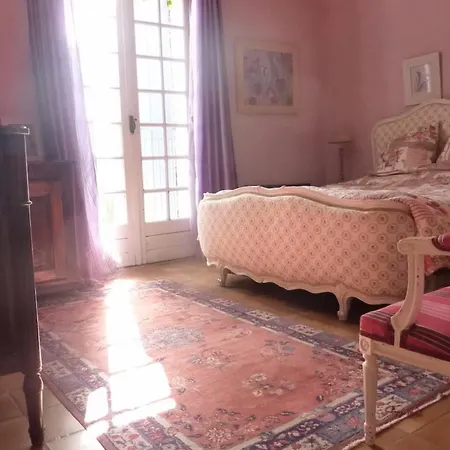 House With Swimming Pool In Villeneuve-lès-Avignon