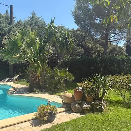 House With Swimming Pool In Apartamento *