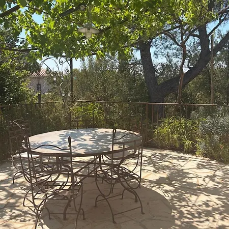 דירה House With Swimming Pool In *